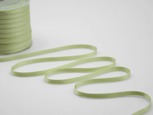 NASTRO DOPPIO RASO ALTA QUALITA' MM. 6 MT.100 verde-prato-7 (Cod. 7038-24)