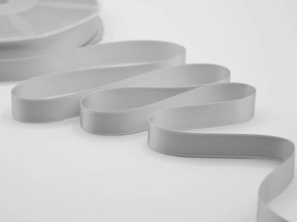 NASTRO DOPPIO RASO ALTA QUALITA' MM.16 MT.50 grigio-perla-73 (Cod. 1052-47)