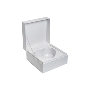 SCATOLA QUADRATA CON CUORE 28X28X15 CM  (Cod. 39940-01)